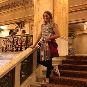 Meet your Posher, Emily